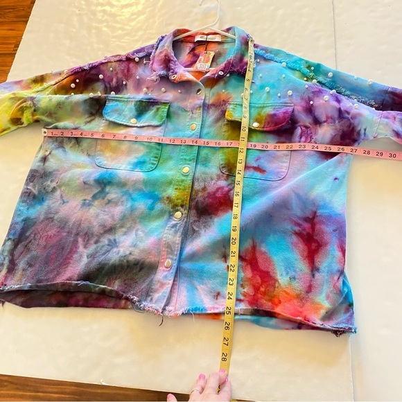 Handmade Tie Dye Jean Jacket Shacket Womens Size Large XL Upcycled Pearl Pockets - Picture 13 of 14